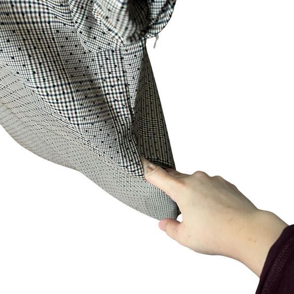 Welcome to my closet! - Picture 9 of 9